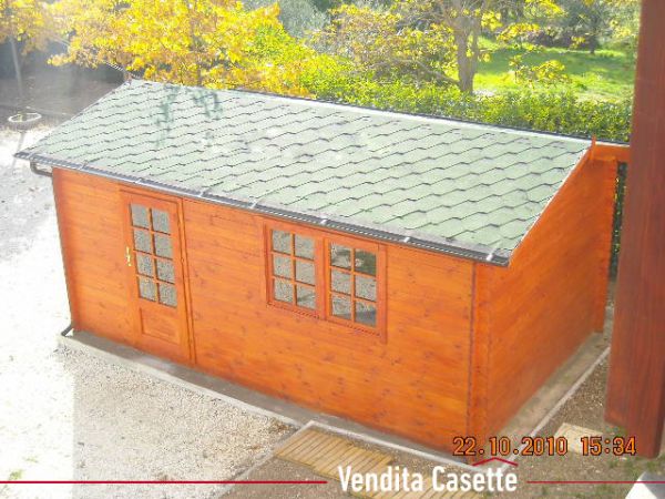 garage in legno
