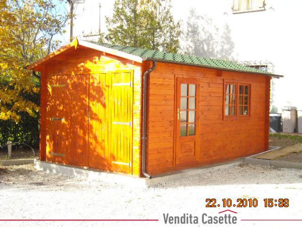 garage in legno