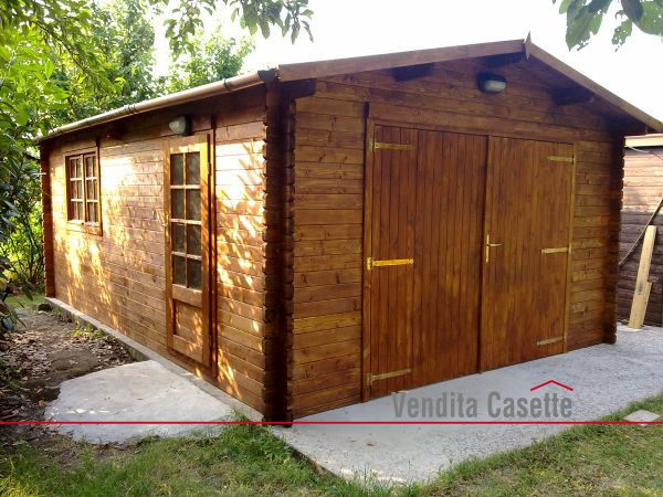garage in legno