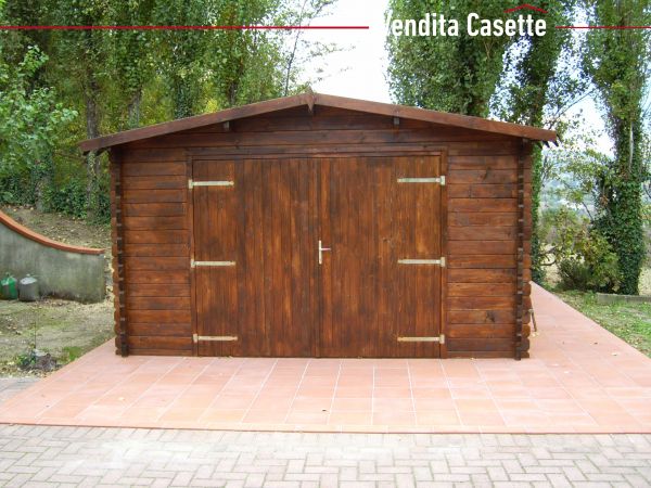 garage in legno